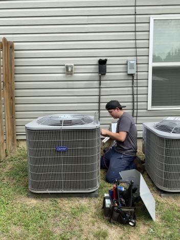 AC REPAIR BEING PERFORMED BY ONE OF OUT CERTIFIED TECHS IN HEPHZIBAH GA